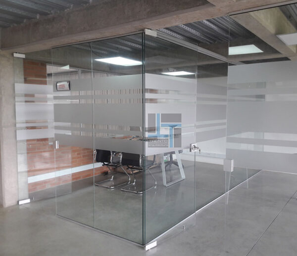 División  de oficina en vidrio